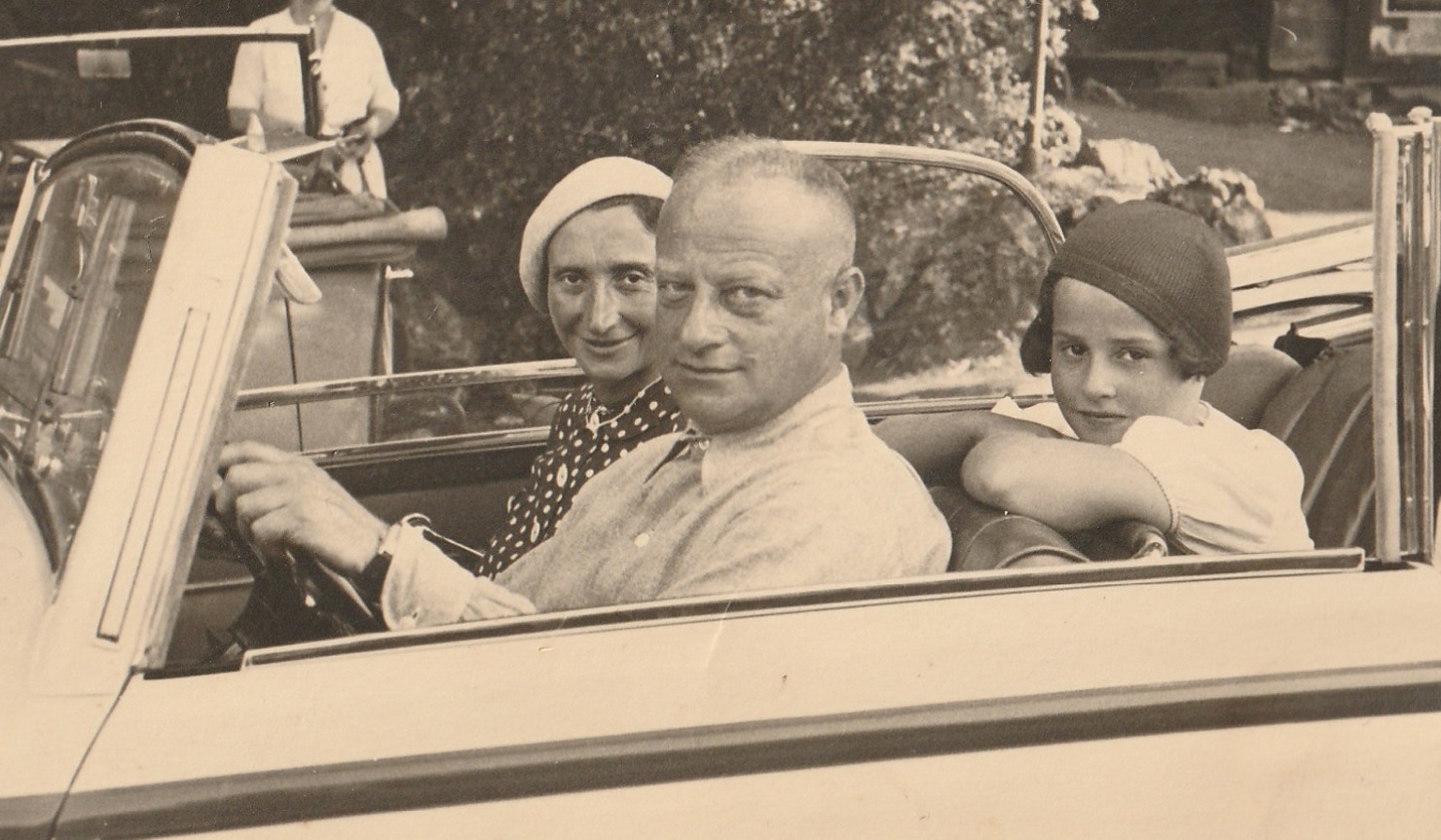 Sallo, Annemarie und Ingeborg in the 1930s © Kampmann family archive